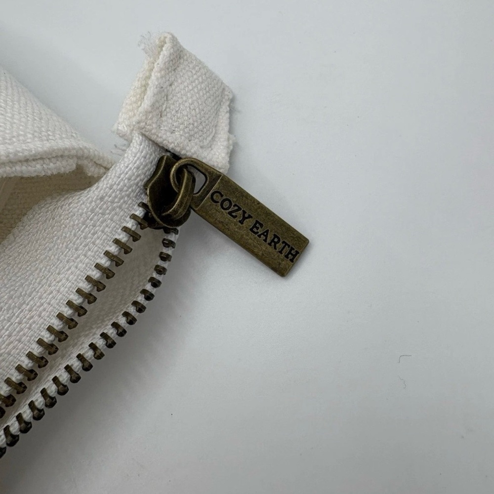Cozy Earth NWT Cream Canvas Tote Bag Faux Leather Straps Stud Detail Medium - Picture 10 of 10